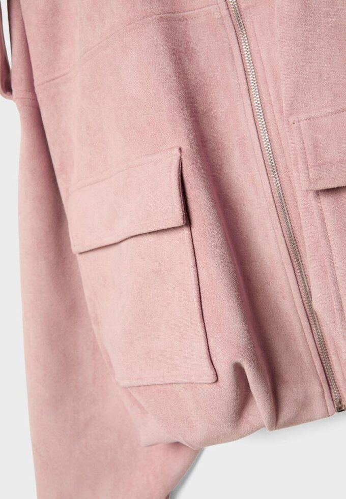 Bomberjakke i imitert semsket skinn