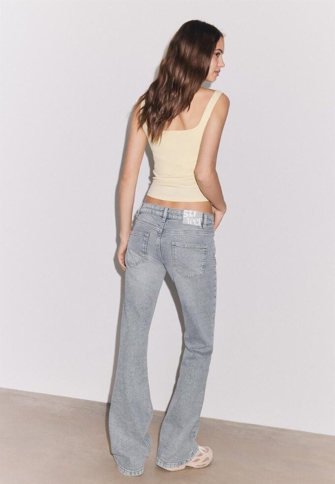 Bootcut-jeans med lav midje