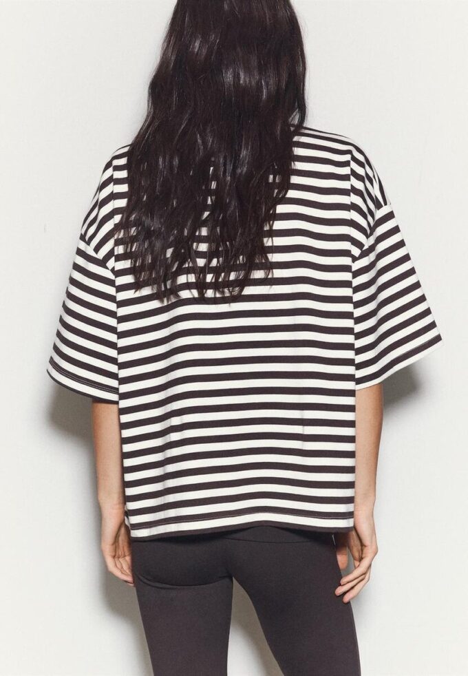 Boxy T-skjorte med korte ermer