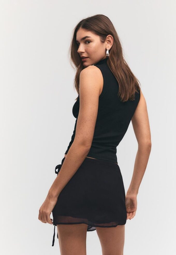 Broderte mini-skort med omslag