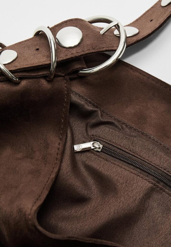 Bucket-veske i imitert semsket skinn med stroppdetaljer