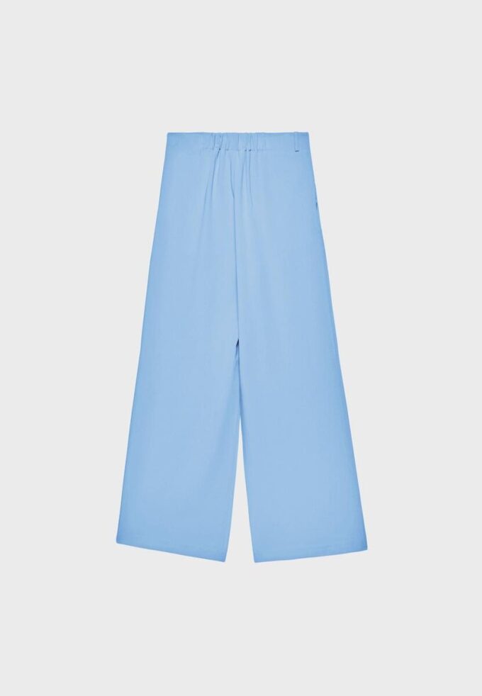 Bukser med vid ben og spennedetaljer