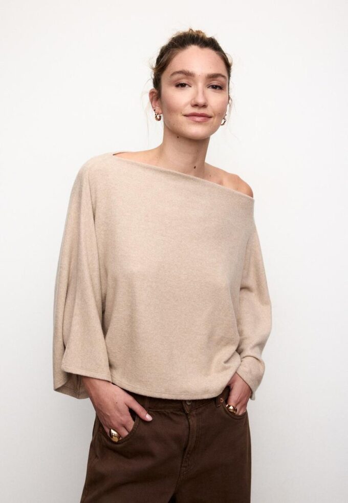 Cape-top med båthals Topper