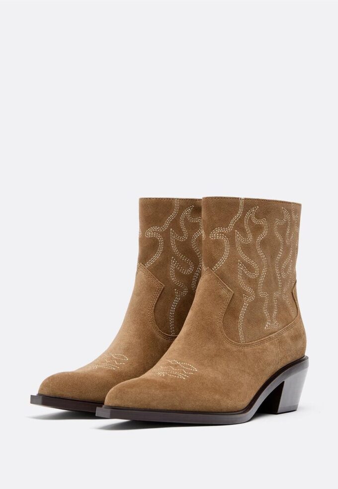 Cowboy-ankelstøvler i skinn med hæl