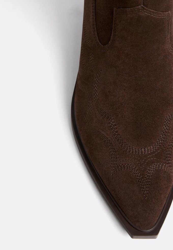 Cowboy-ankelstøvler med hæl i spaltet skinn