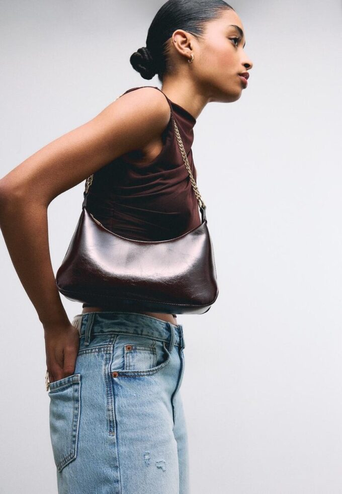 Crossbody-veske med kjeder