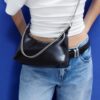 Crossbody-veske med kjeder