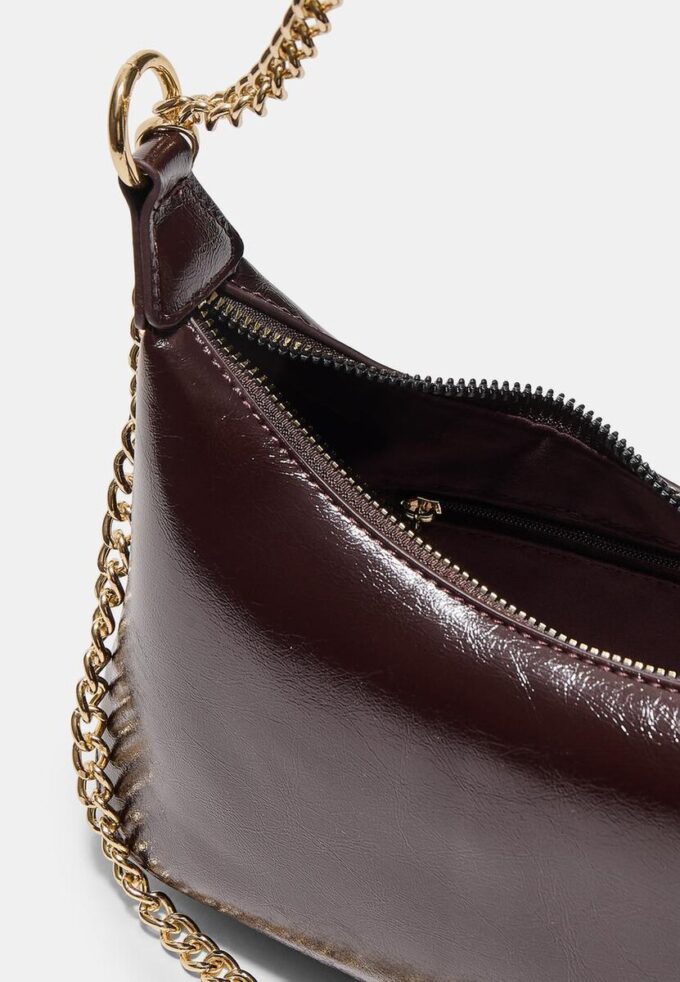 Crossbody-veske med kjeder