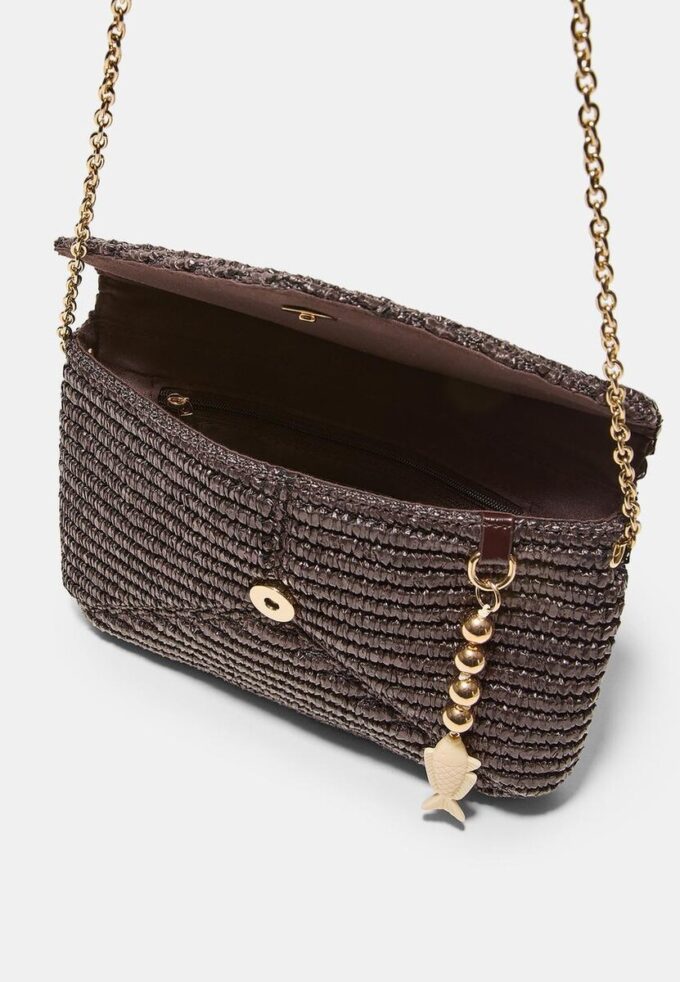 Crossbody-veske med raffia-effekt