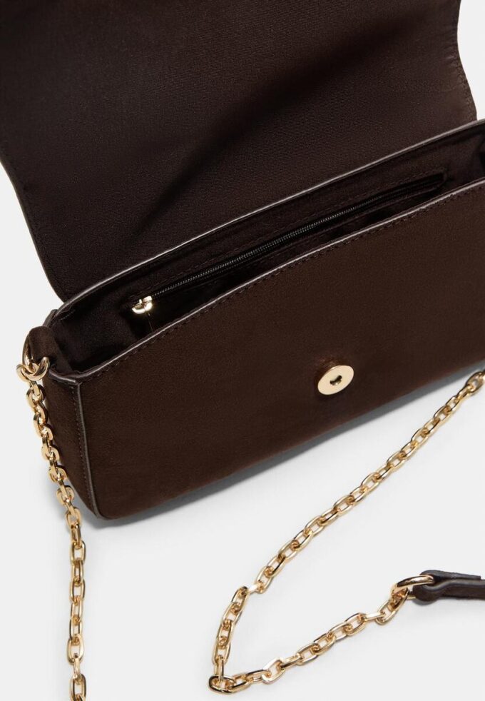 Crossbody-veske med uregelmessig spenne