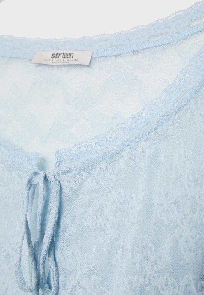 Crossover-T-skjorte i blonder