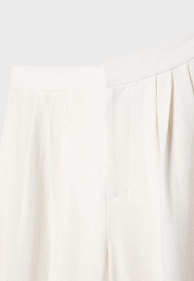 Culottes i linblanding med innsnitt