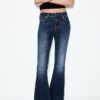D04 Lavt sittende Flared jeans