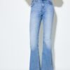 D04 Lavt sittende Flared jeans