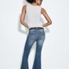 D04 Lavt sittende Flared jeans