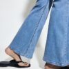 D04 Lavt sittende Flared jeans