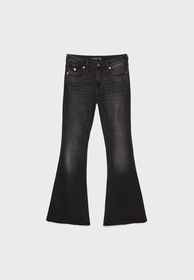 D04 Lavt sittende Flared jeans