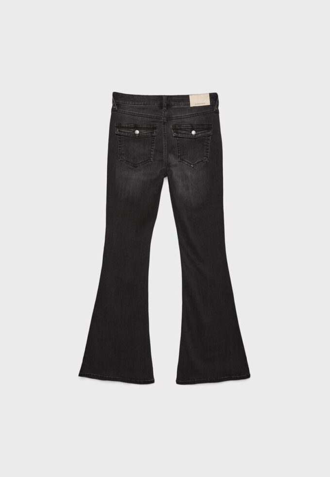 D04 Lavt sittende Flared jeans