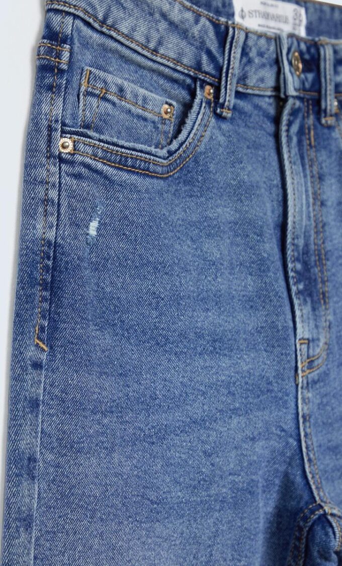 D10 Slim Fit Mom Jeans