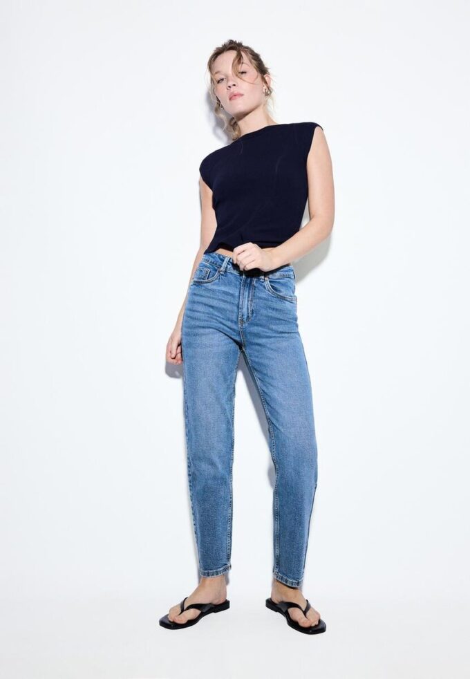D10 Slim Fit Mom Jeans