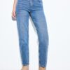 D10 Slim Fit Mom Jeans