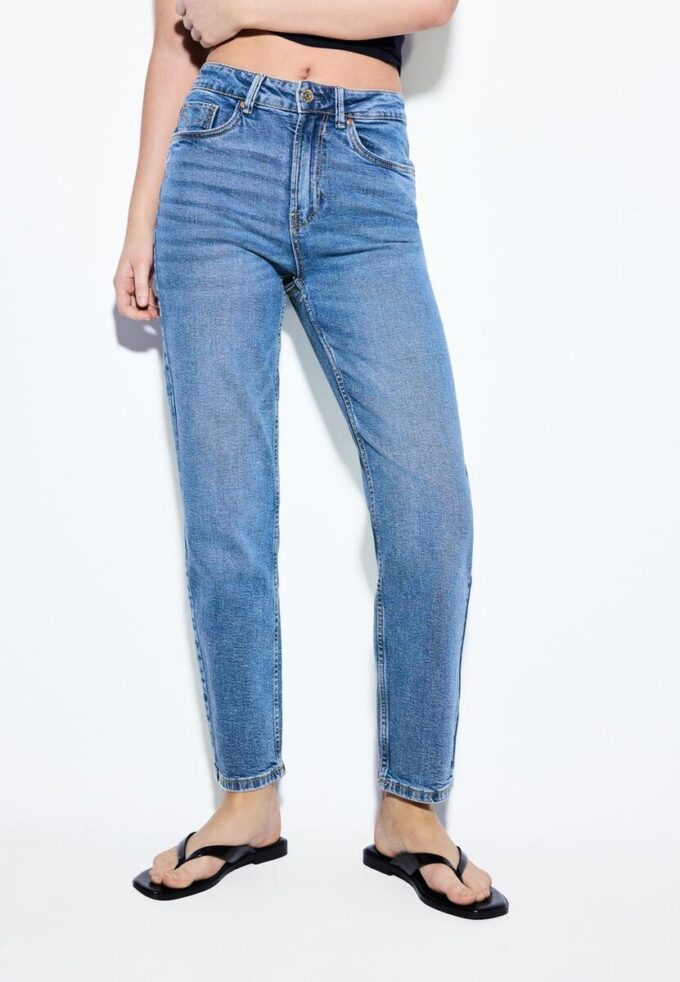 D10 Slim Fit Mom Jeans