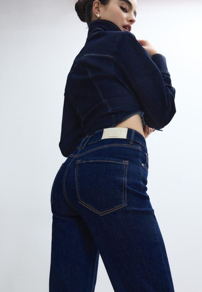 D10 Slim Fit Mom Jeans