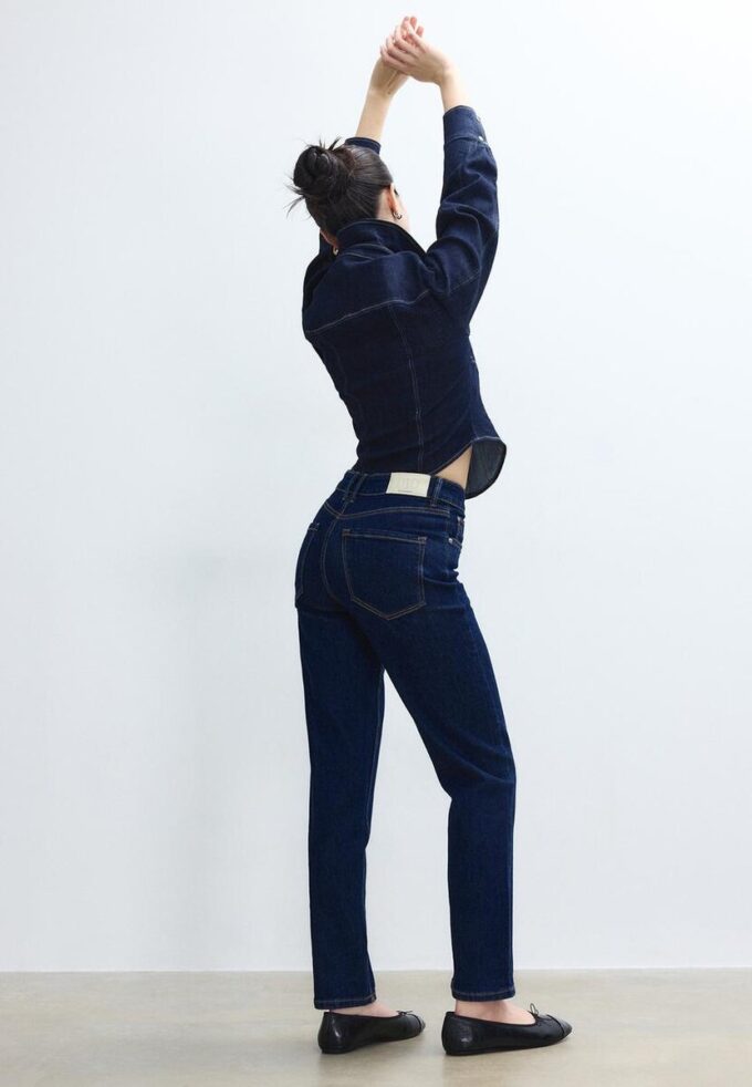 D10 Slim Fit Mom Jeans