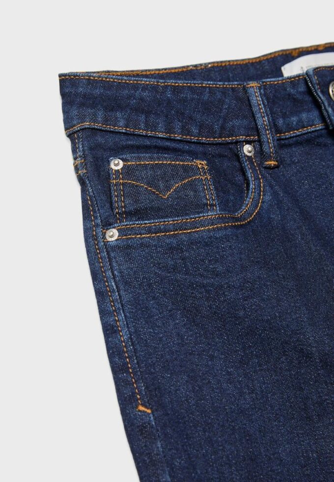 D10 Slim Fit Mom Jeans