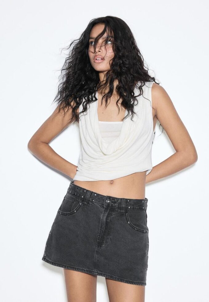 D62 Skort med nitter