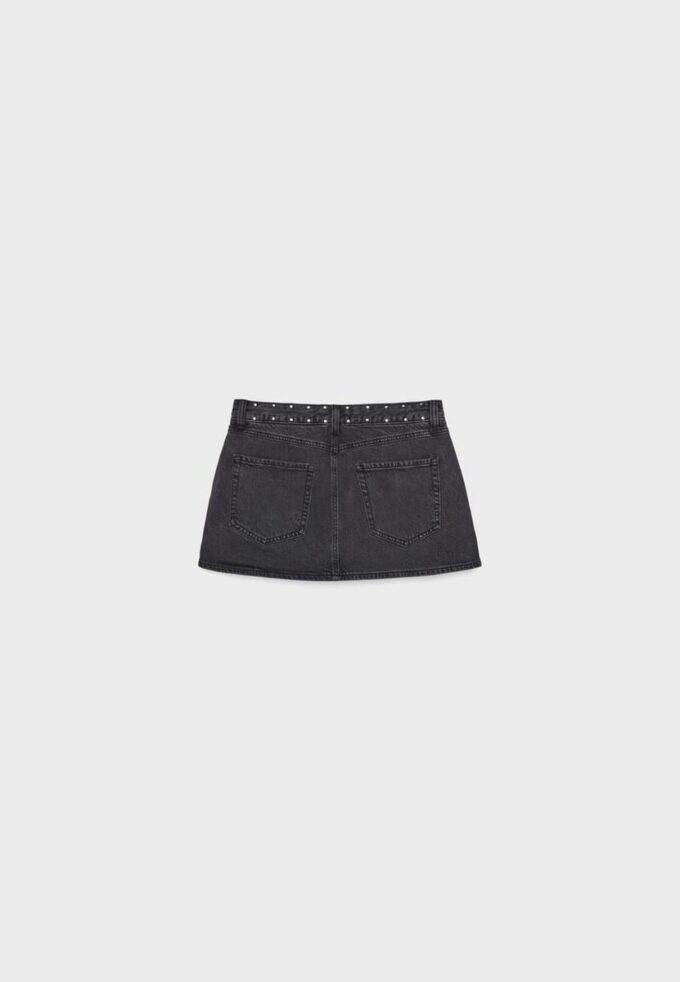 D62 Skort med nitter