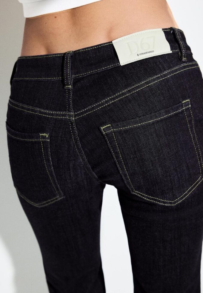 D67 Slim Fit Boot-Cut-jeans