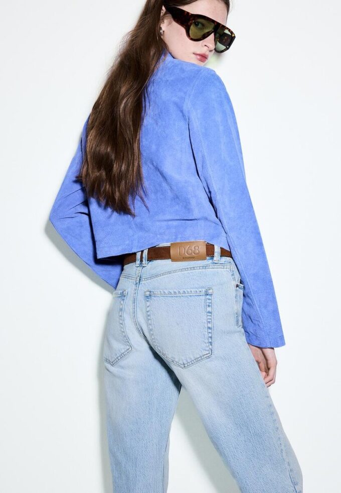 D68 Boot-Cut-jeans med belte