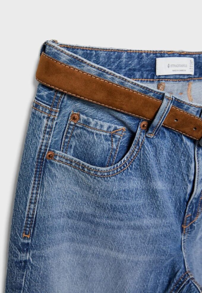 D68 Boot-Cut-jeans med belte