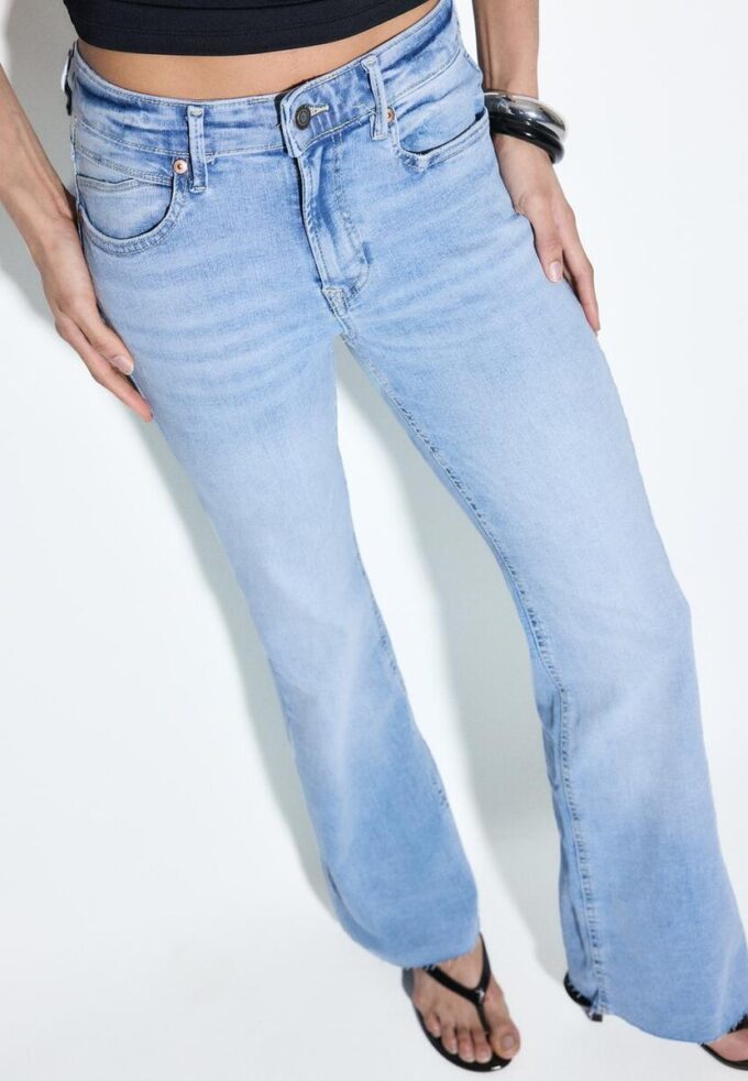 D74 Flared Jeans med spalte