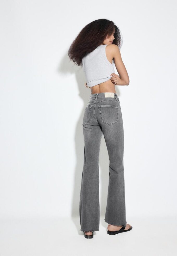 D74 Flared Jeans med spalte