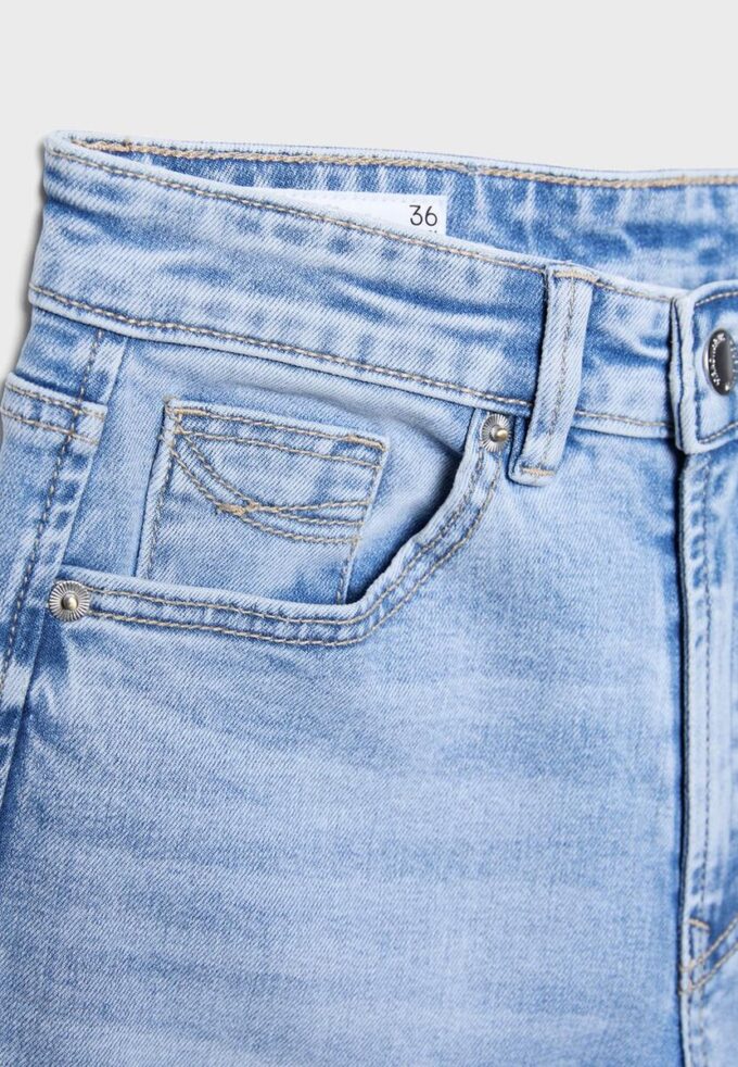 D78 Korte Flared jeans