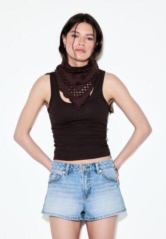 D79 Shorts med lav midje