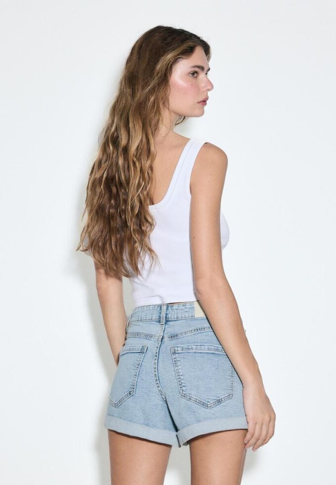 D85 Slim Mom Fit Shorts