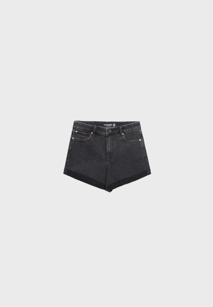 D85 Slim Mom Fit Shorts