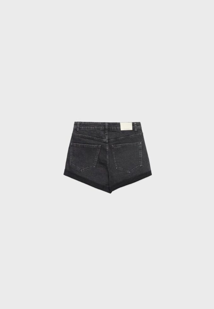 D85 Slim Mom Fit Shorts
