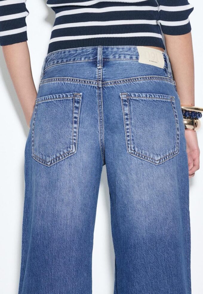 D91 Jeans med lav midje og Wide Leg-ben