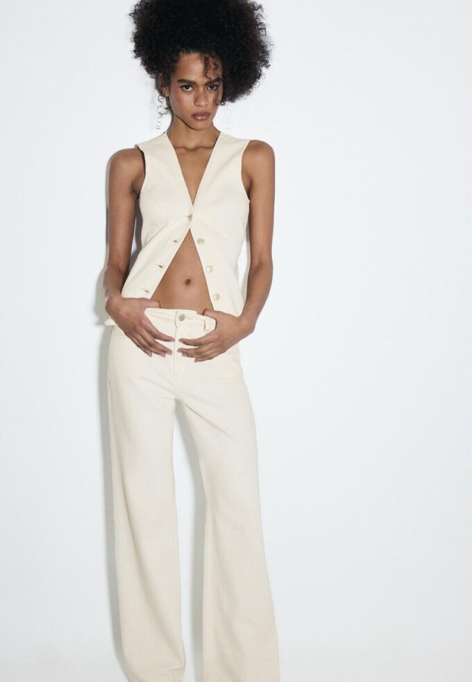 D92 Jeans med rett, vid ben