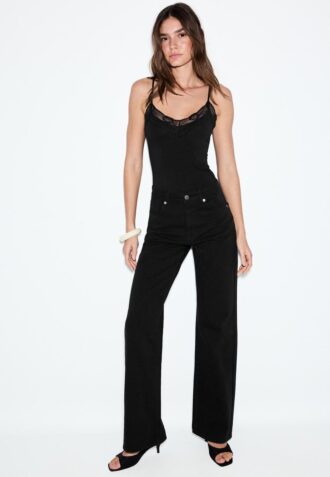 D92 Jeans med rett, vid ben