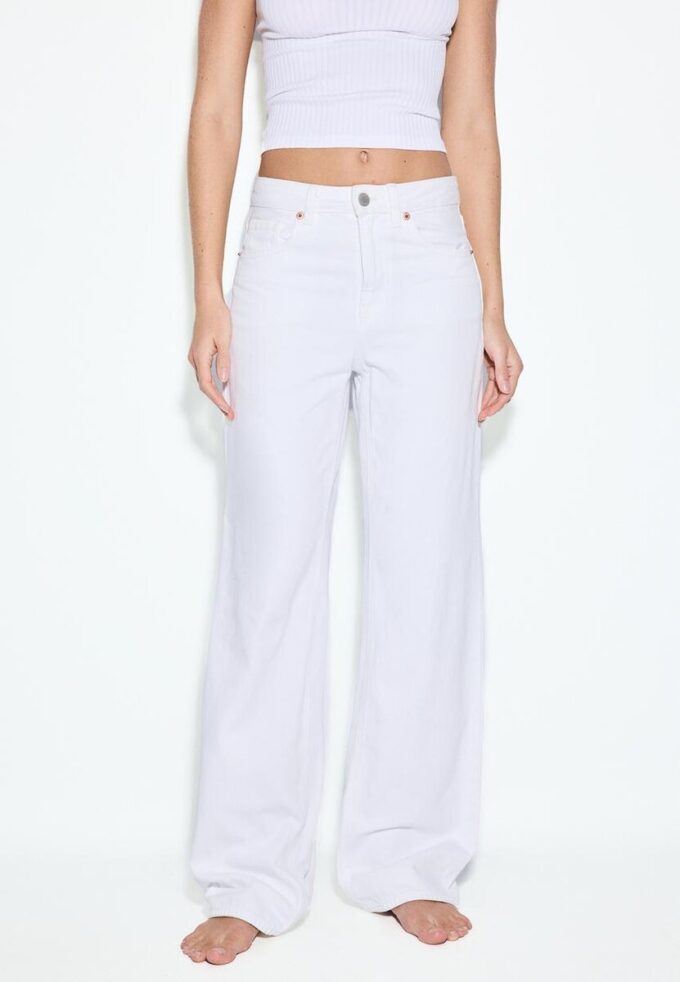 D92 Jeans med rett, vid ben