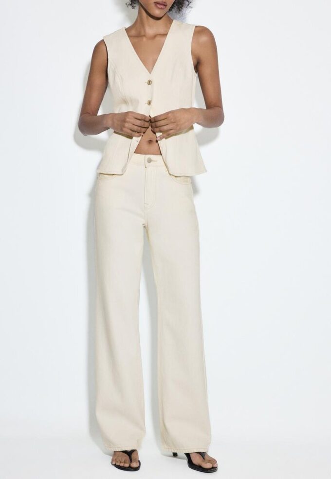 D92 Jeans med rett, vid ben