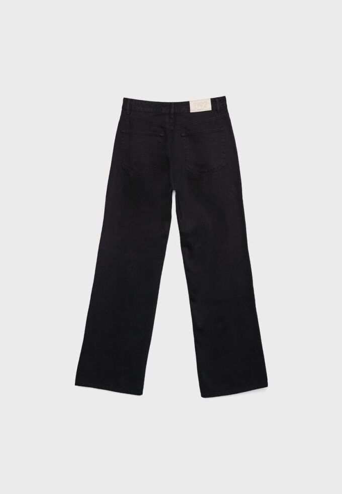 D92 Jeans med rett, vid ben