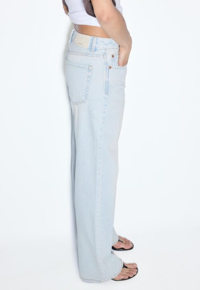 D92 Jeans med rett, Wide Leg-modell