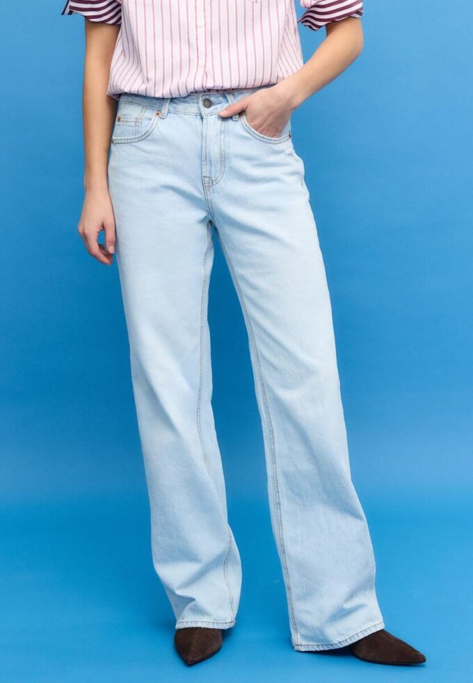 D92 Jeans med rett, Wide Leg-modell