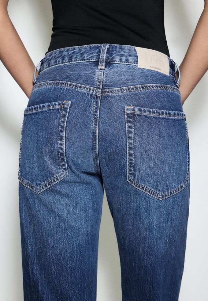 D98 Jeans med rett ben